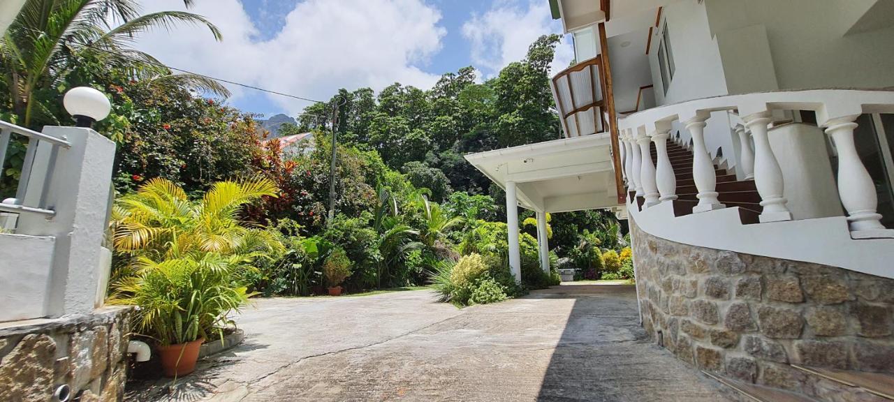 Le Chant De Merle Self -Catering Studios And Apartments Mahe Island Eksteriør billede