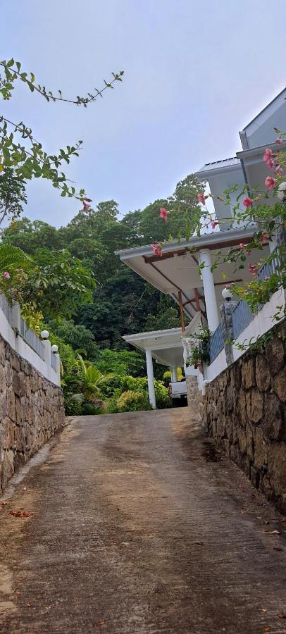 Le Chant De Merle Self -Catering Studios And Apartments Mahe Island Eksteriør billede